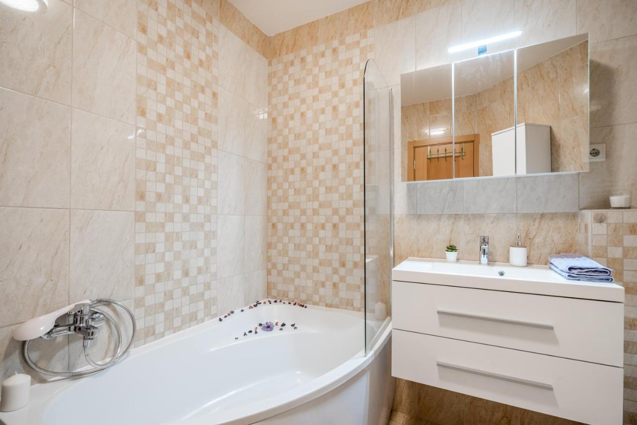Central Premier Apartment Boedapest Buitenkant foto